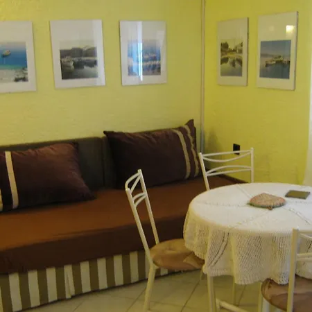 Cozy Studio In The Old Town For 3 Persons דירה